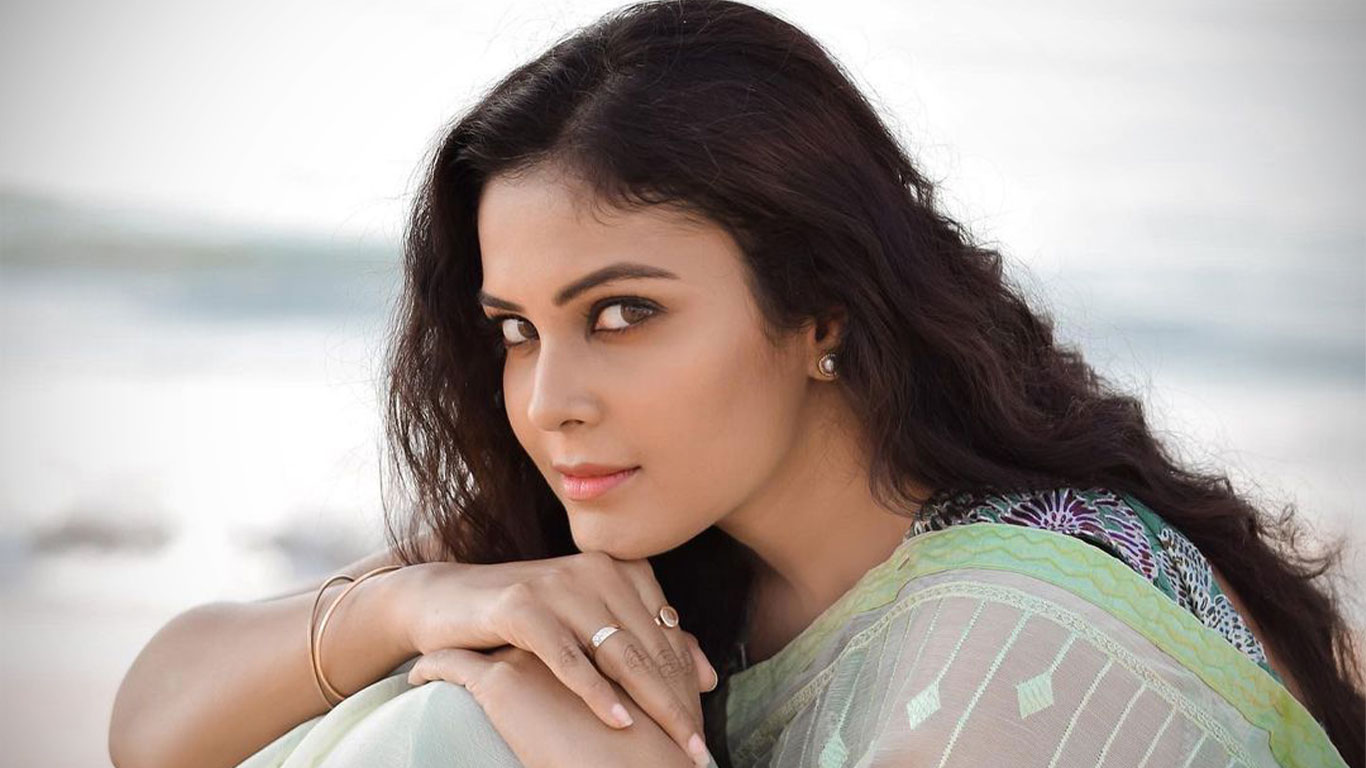 Chandini Tamilarasan Wallpapers