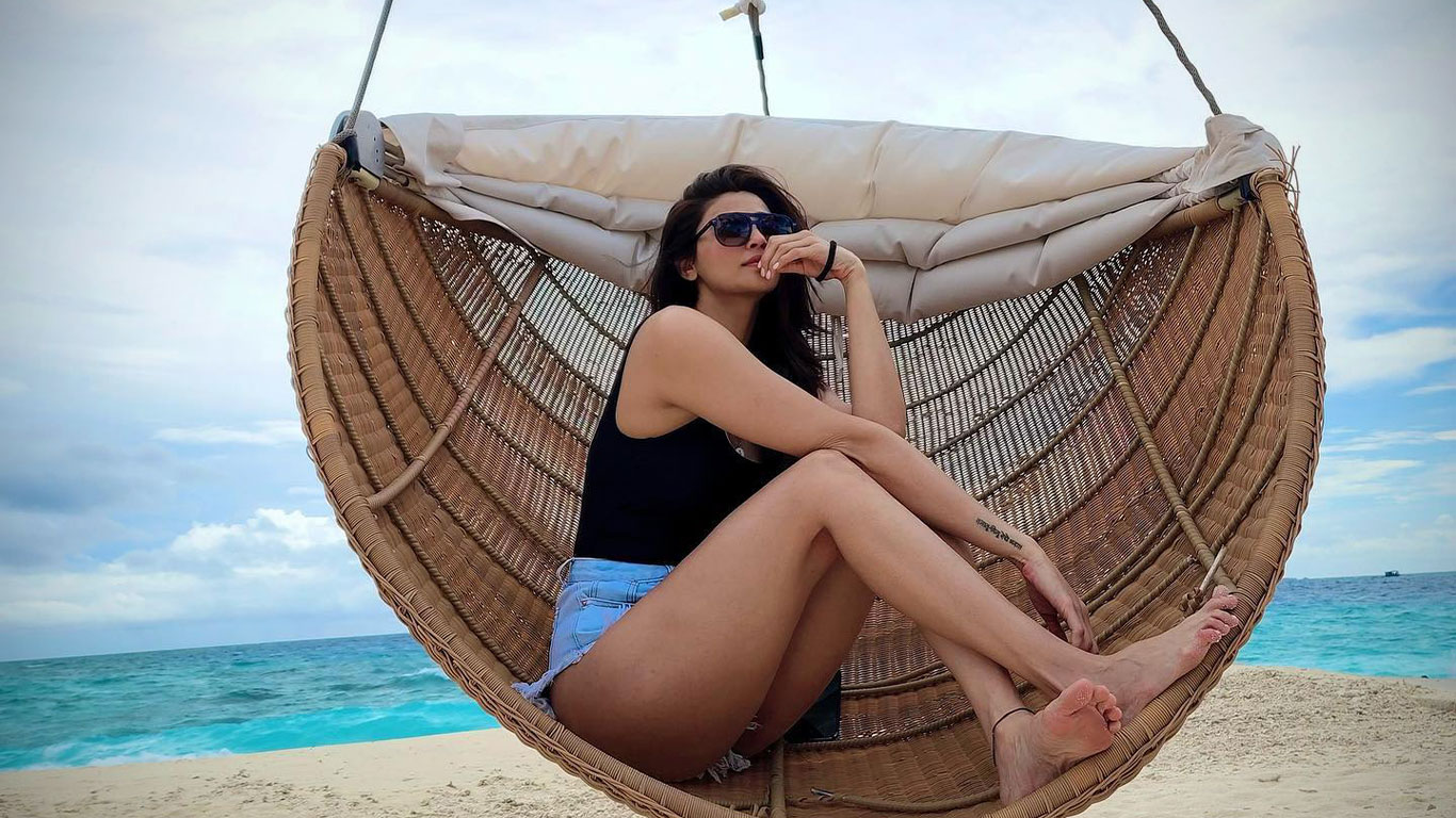 Daisy Shah Wallpapers