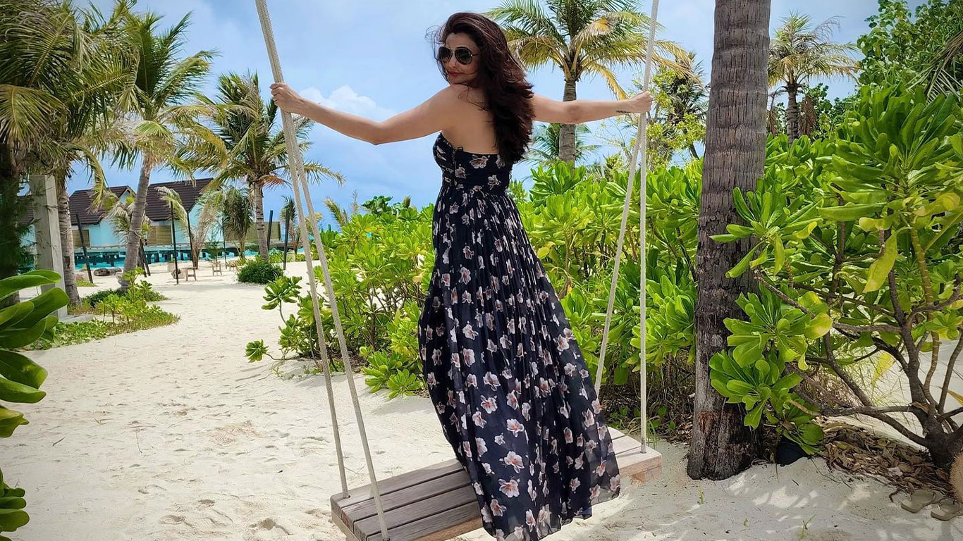 Daisy Shah Wallpapers