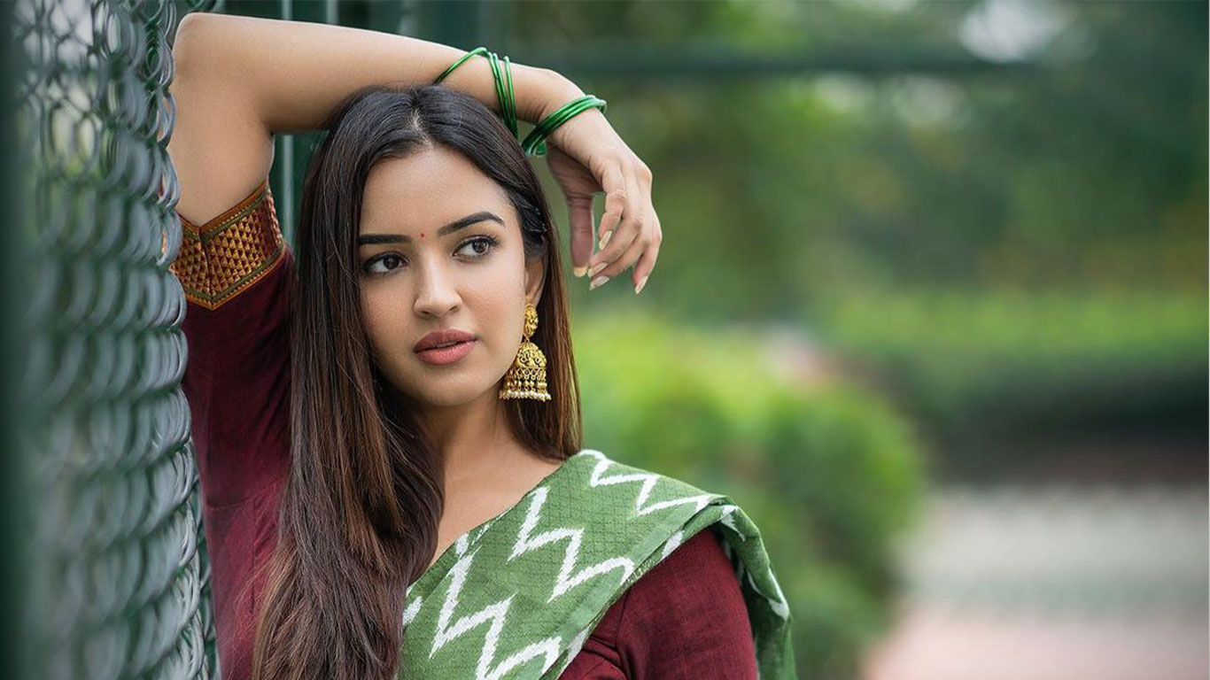 Pujita Ponnada Wallpapers