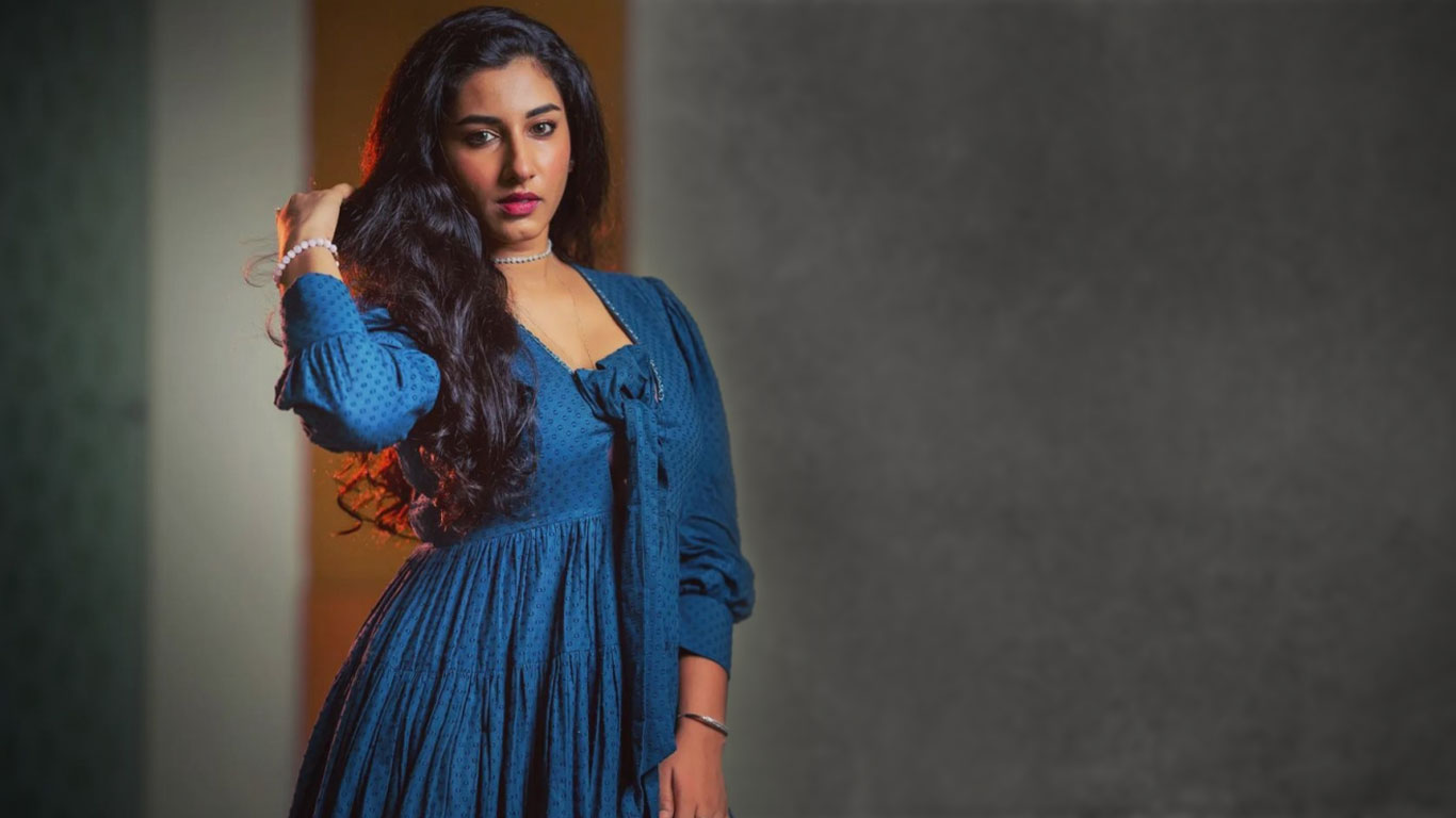 Vishnu Priya Wallpapers