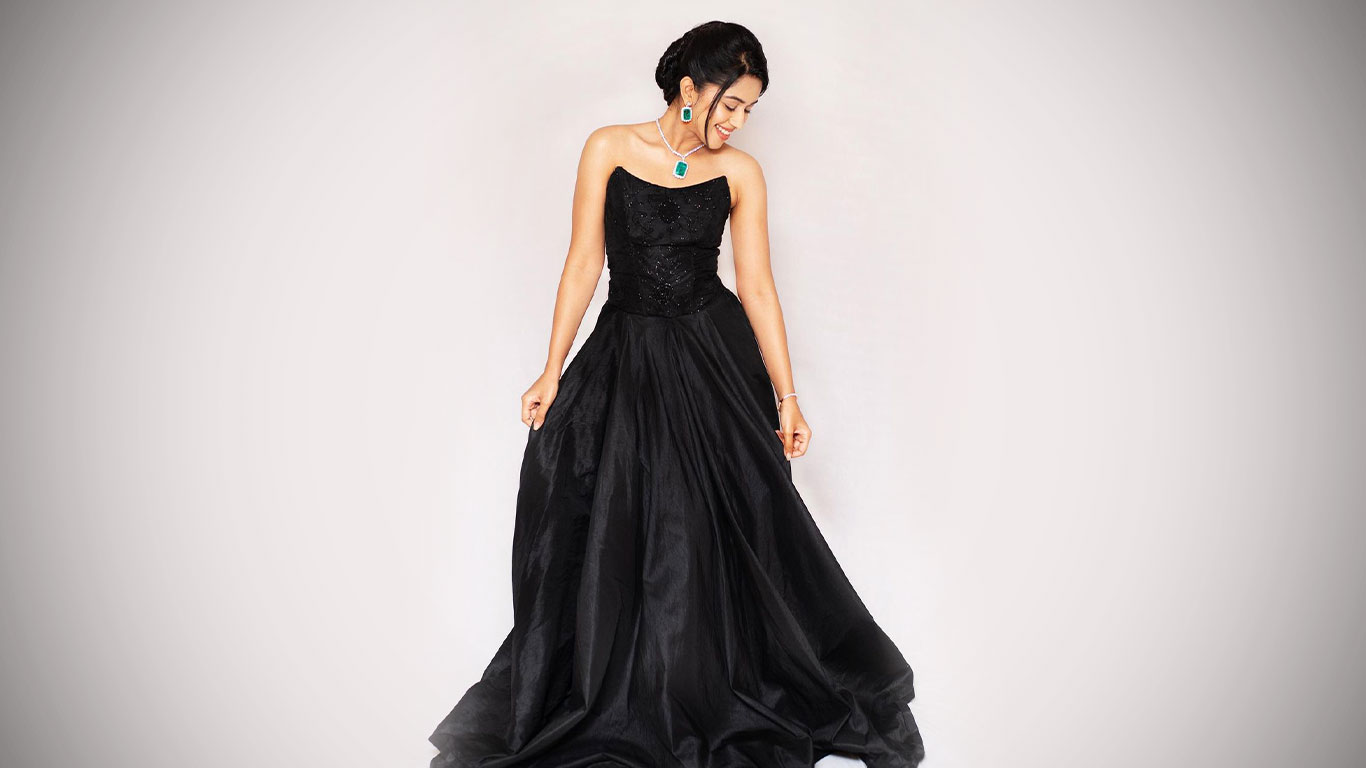 Mirnalini Ravi Wallpapers