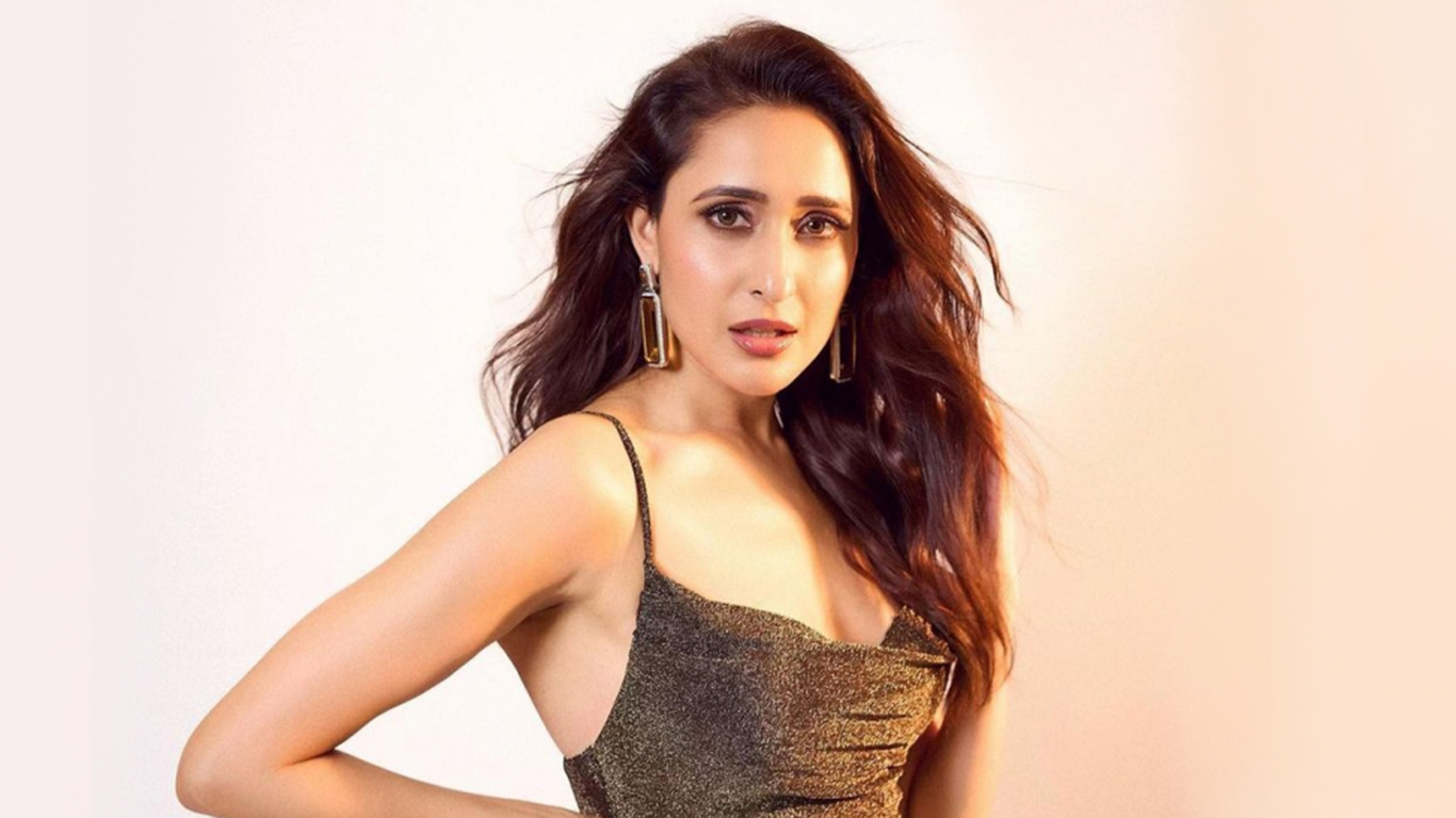 Pragya Jaiswal Wallpapers