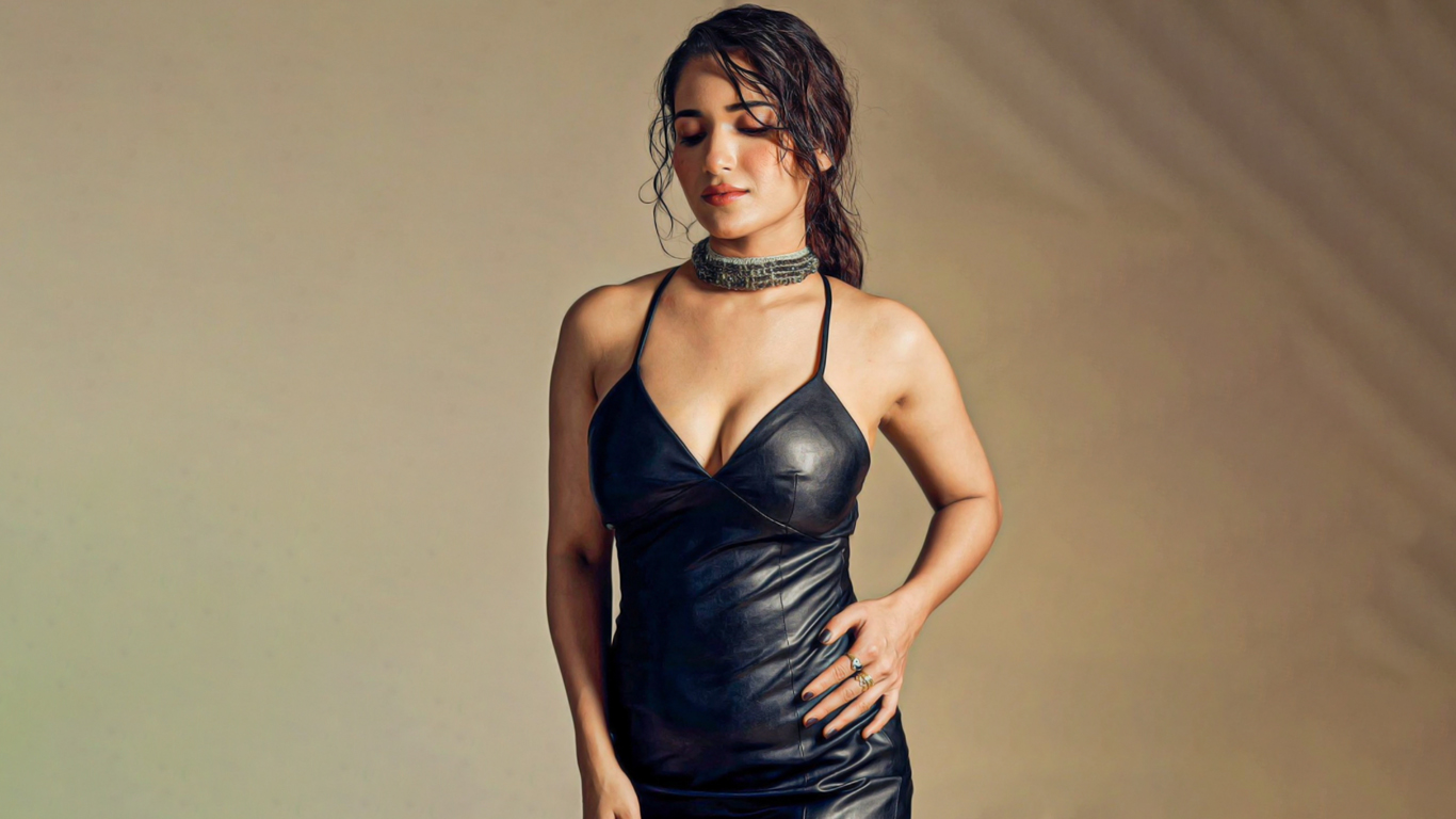 Ruhani Sharma Wallpapers