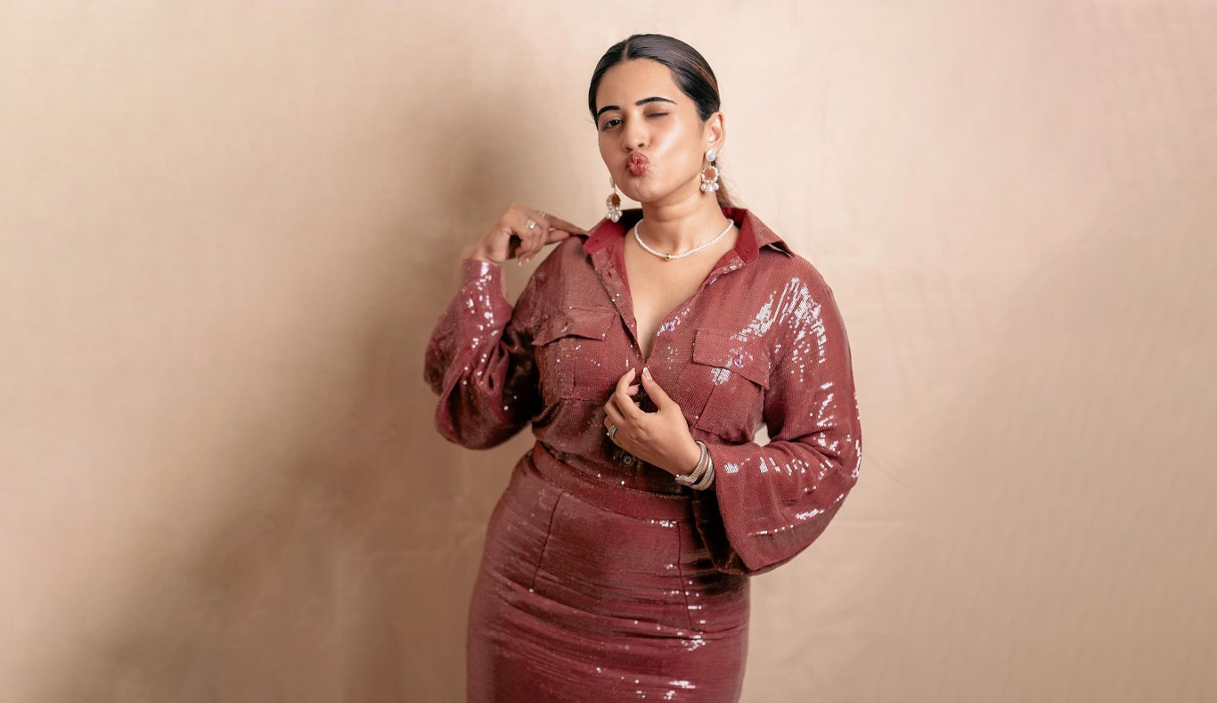 Sravanthi Chokarapu Wallpapers