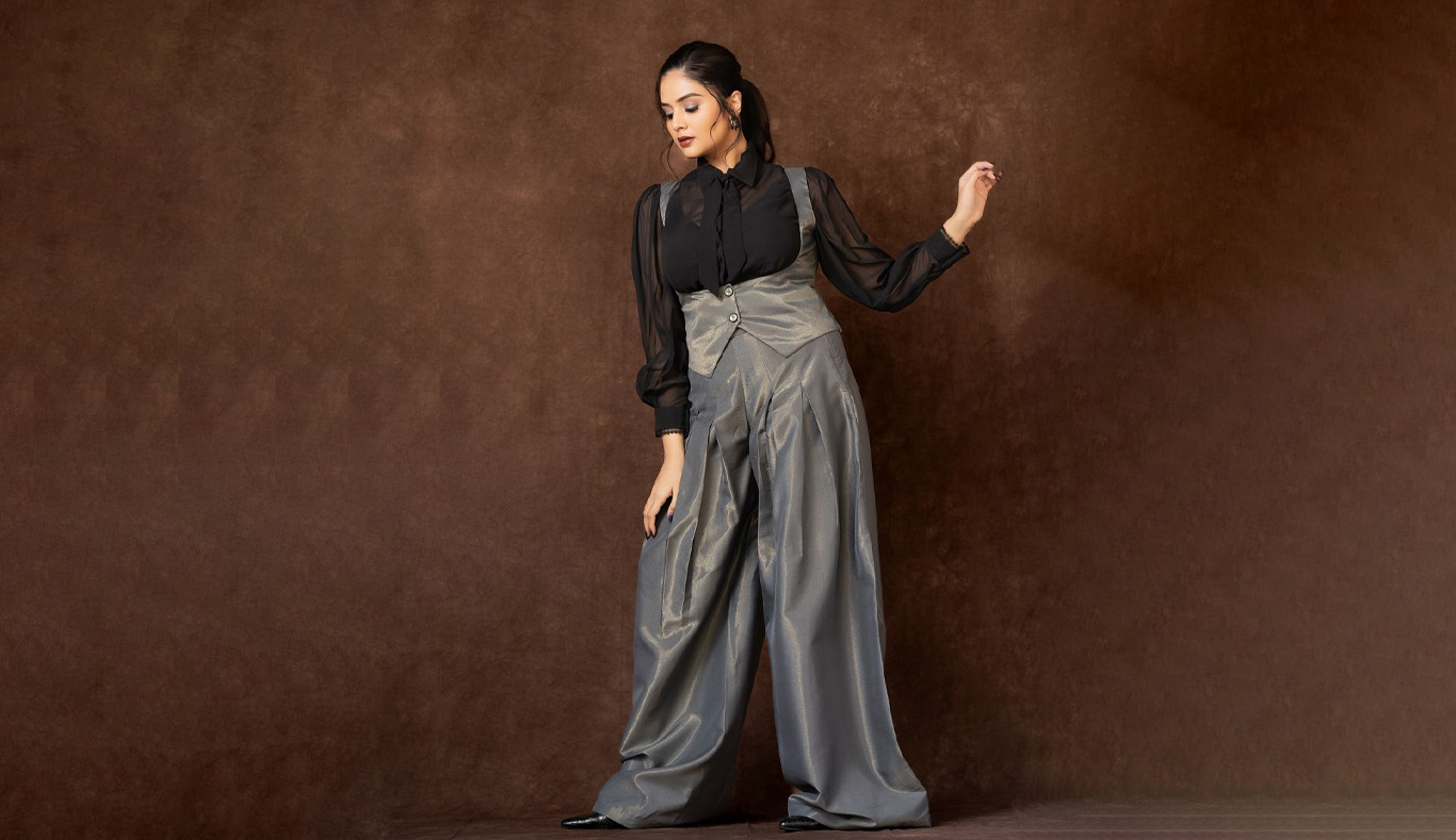 Sreemukhi Wallpapers