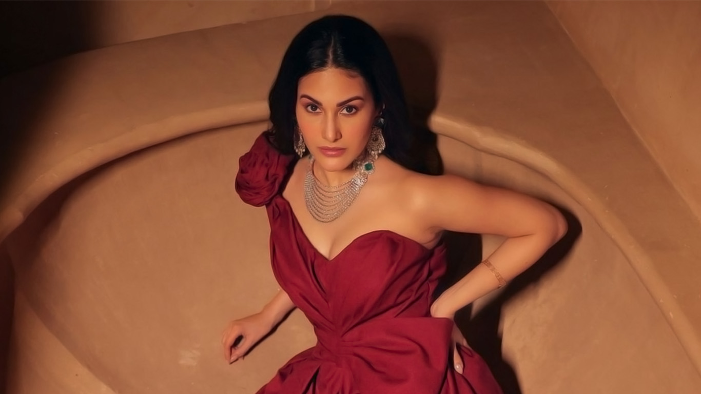 Amyra Dastur Wallpapers