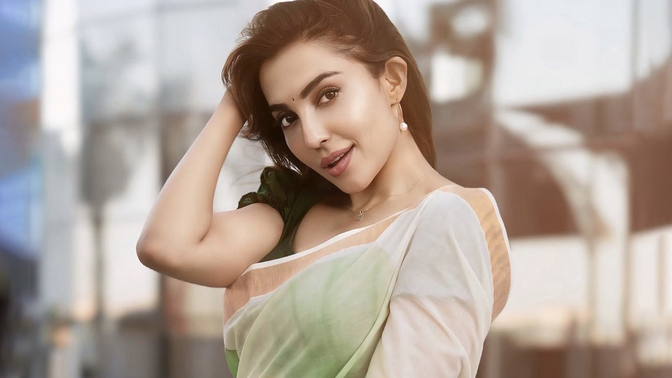 Parvati Nair Wallpapers