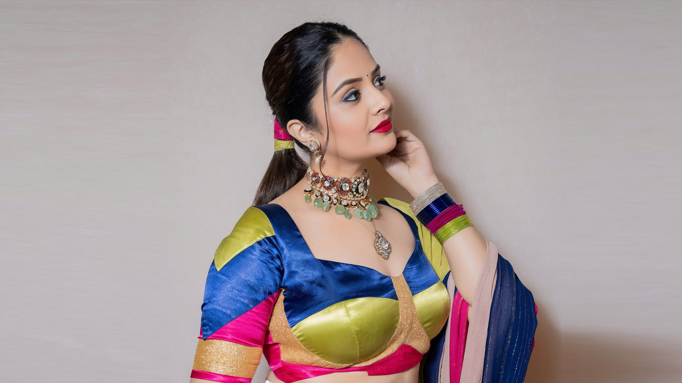Sreemukhi Wallpapers