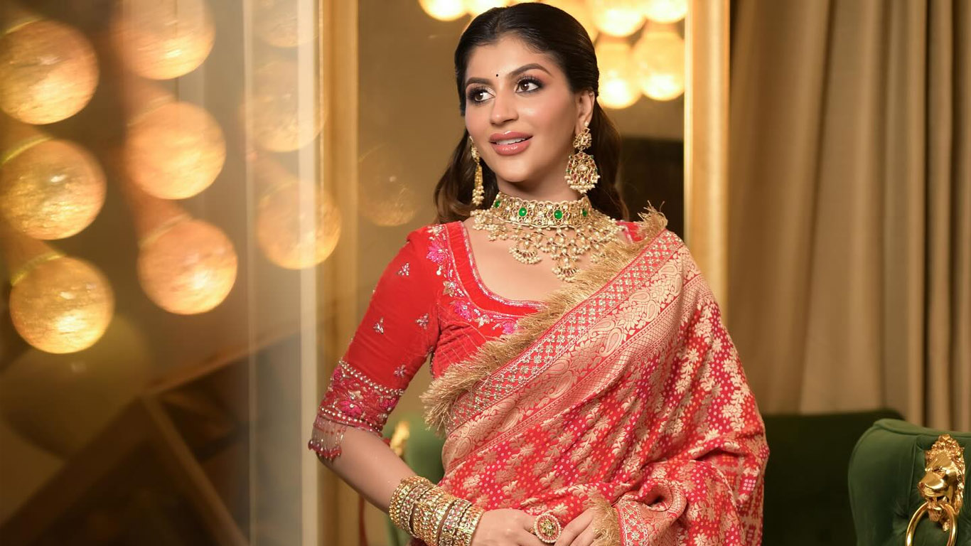 Yashika Aannand Wallpapers