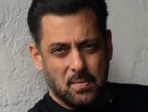 Salman Khan Responds To Paparazzi Apology A Day After Heated Hospital Exchange, Says ‘Zor Se Sorry Bolo’