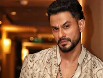 Kunal Kemmu’s New 2.5 Crore Electric Beast: Why This Silent SUV Is Turning Heads; Price DEETS
