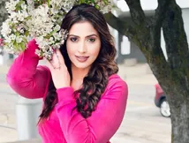 Samaira Sandhu Stuns in a Gorgeous Pink Corset Outfit; Her Elegant Look Is Winning Hearts - See Pics