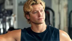 Why Fans Can't Stop Talking About Dean DiLaurentis In “Off Campus”
