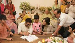 Aamir Khan Third Wedding First Photo: Bollywood Star Gets Married To Girlfriend Gauri Spratt At Home - DEETS
