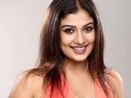 Nayan signs with Lingusamy for Rs.1.5 Cr