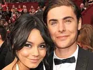Efron, Hudgens look all loved up at MTV awards