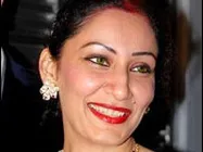 Manyata charms Sanjay Dutt's fans