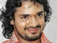 Madhuvika becomes Vijay’s lady love