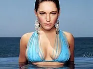 Kelly Brook misses boyfriend 