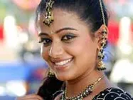 Priyamani denies signing Sudeep's Kanwarlal