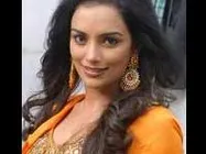 Swetha Menon injured on the sets of Penpattanam