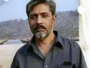 Prakash Jha gifting Raajneeti DVDs to BJP MLAs