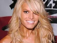 Jessica Simpson makes out with new beau in front of her mum