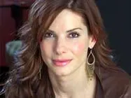 Sandra Bullock is not dating Ryan Reynolds