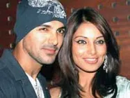 John-Bipasha not breaking up!