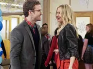 Diaz-Timberlake share kiss at Bad Teacher premiere