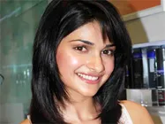 Prachi Desai to go dare-bare in Informer