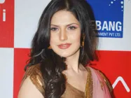 Zarine Khan joins Vikram's Karikalan shoots