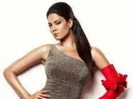 Veena Malik set to foray in Telugu with Nagna Satyam