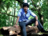 Theevram Movie Review - Half baked!