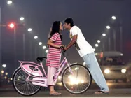 Ponmaalai Pozhudhu - Movie Review