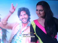 Is Sonakshi Frustrated With Link Up Rumours With Shahid?