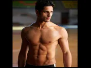 Sidharth Malhotra Bulks Up Muscles For Warrior