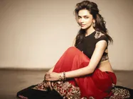 Deepika Padukone Earns Praises From Bollywood Veterans