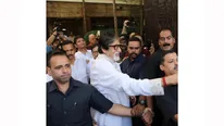 Amitabh Bachchan's Bodyguard Jitendra Shinde's Salary Will Blow Your Mind