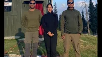 Sara Ali Khan Shares A Picture With Indian Army Officers In Jammu And Kashmir
