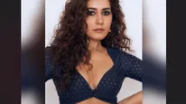 Farzi Fame Raashii Khanna Flaunts Birthmarks On Her Bosom Wearing A Traditional Attire! VIDEO GOES VIRAL!