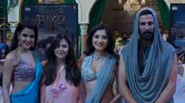 Akshay Kumar Takes Bhooth Bangla Buzz To Naagin 7 Special Episode, Poses With Priyanka Choudhary & Kanika Mann