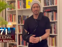 59 की उम्र में Shahrukh Khan को मिला पहला National Award, चोटिल होने के बावजूद बनाया वीडियो, कहा शुक्रिया!
