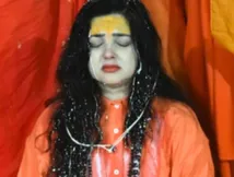 साध्वी से फिर मॉर्डन बनीं ममला कुलकर्णी, महामंडलेश्वर से निकाले जाने के बाद दिखाए पुराने ग्लैमरस रंग