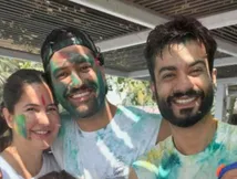 न्यू मॉम कैटरीना कैफ ने परिवार संग मनाई होली, पति और देवर संग जमकर खेला रंग...