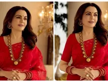 अक्षय तृतीया पर सिद्धिविनायक मंदिर पहुंचीं नीता अंबानी, लाल साड़ी और रानी हार में दिखा रॉयल अंदाज़