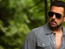  कंधे पर हाथ रखते ही गुस्से से तिलमिलाए सलमान खान, फैन की जबरदस्ती ने गरमाया माहौल