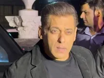 VIDEO: हॉस्पिटल कांड के बाद पैपराजी ने सलमान खान से मांगी माफी, भाईजान ने दिखाया बड़ा दिल 