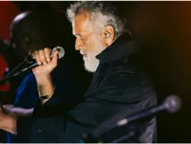 कभी मॉल में की कालीन साफ, एक्टिंव छोड़ सिंगर बना ये स्टारकिड, तीन शादियां कर 5 बच्चों का बना पिता 
